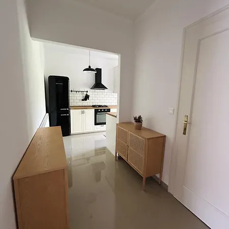 Apartamento Utulny 2-izbovy S Balkonom V Centre Mesta *